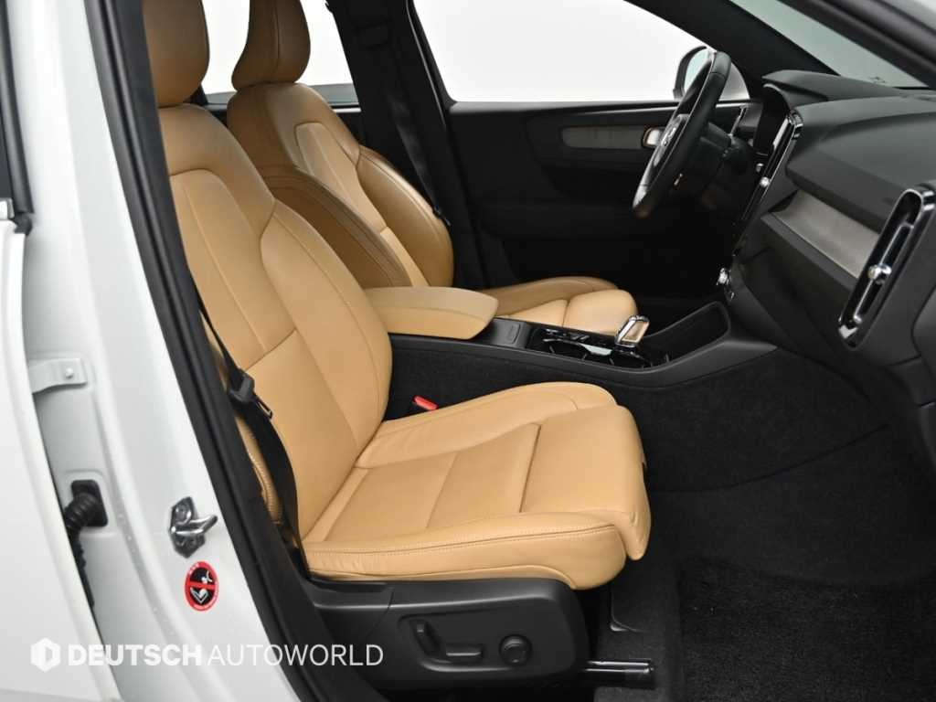 볼보 XC40 B4 AWD 인스크립션 이미지 10