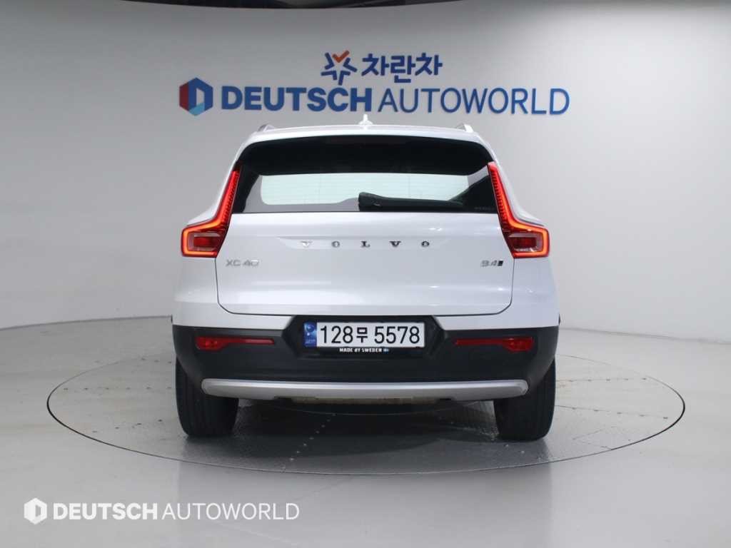 볼보 XC40 B4 AWD 인스크립션 이미지 4