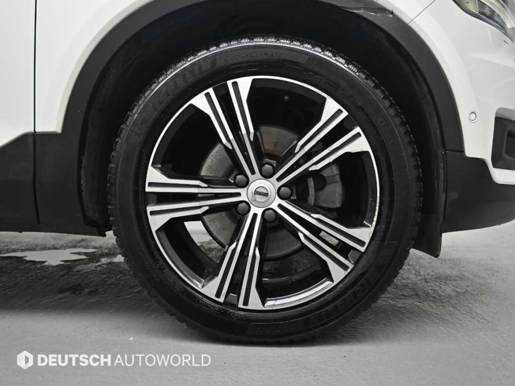 볼보 XC40 B4 AWD 인스크립션 이미지 5