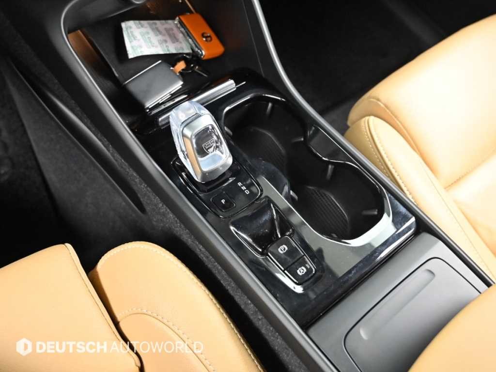볼보 XC40 B4 AWD 인스크립션 이미지 9