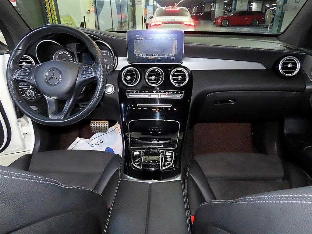 벤츠 GLC 클래스 GLC클래스 X253 GLC 300 4MATIC AMG LINE 이미지 10