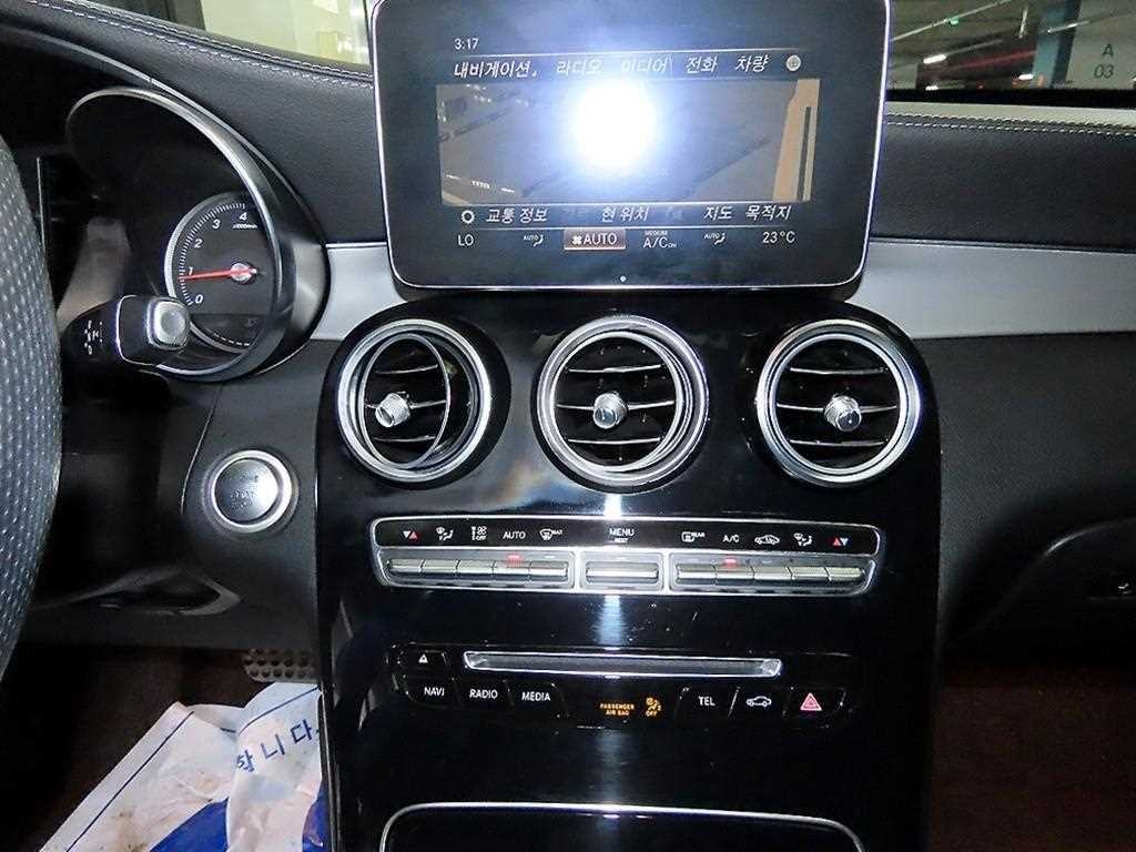 벤츠 GLC 클래스 GLC클래스 X253 GLC 300 4MATIC AMG LINE 이미지 11