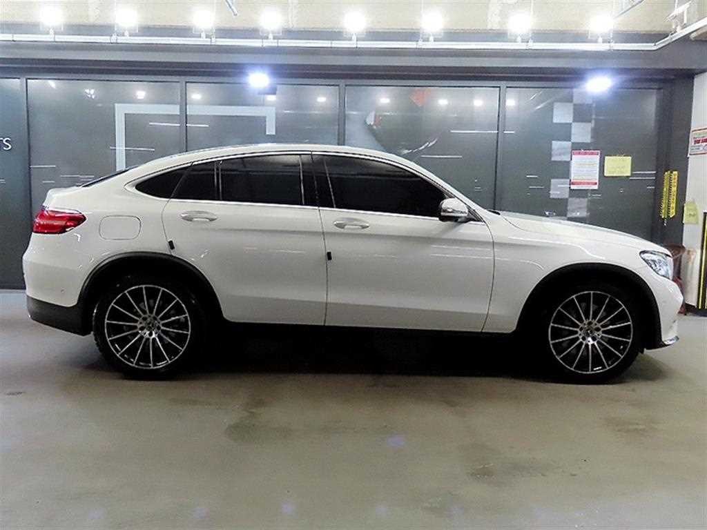 벤츠 GLC 클래스 GLC클래스 X253 GLC 300 4MATIC AMG LINE 이미지 3
