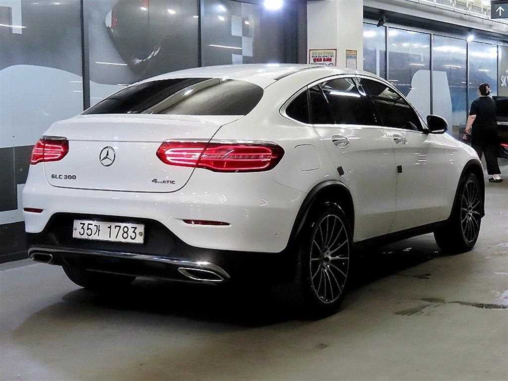 벤츠 GLC 클래스 GLC클래스 X253 GLC 300 4MATIC AMG LINE 이미지 4