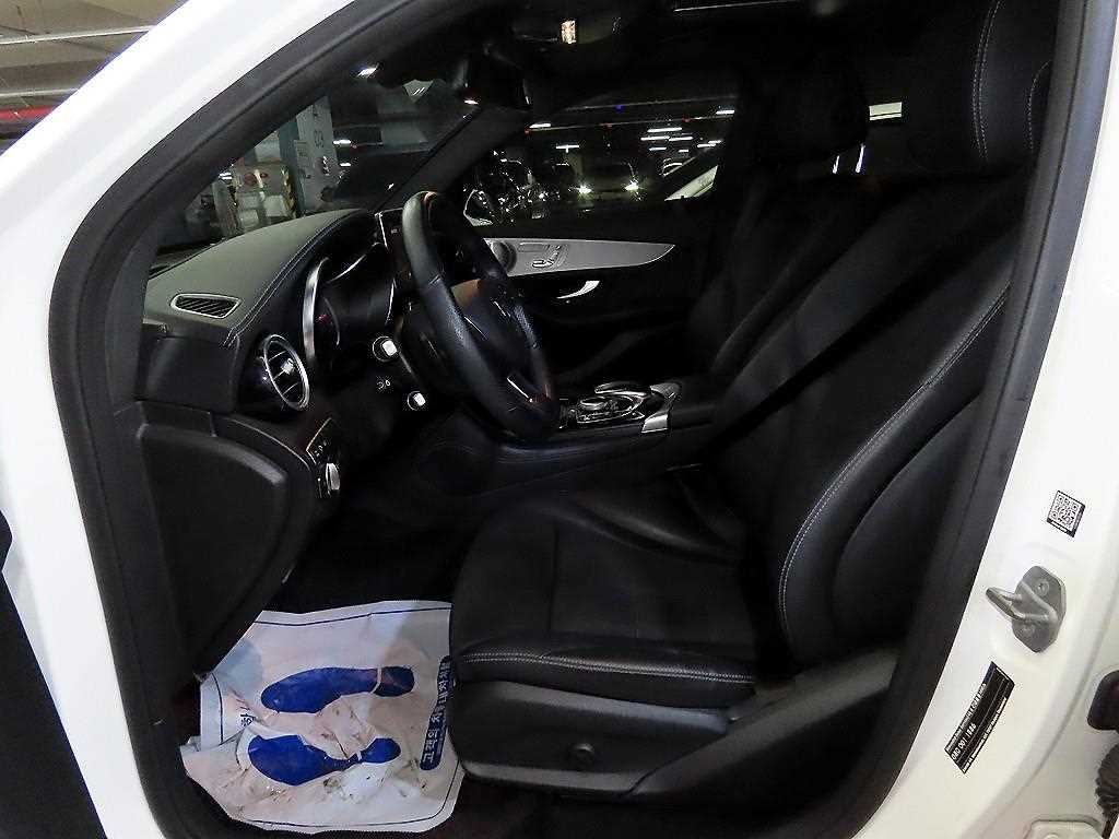 벤츠 GLC 클래스 GLC클래스 X253 GLC 300 4MATIC AMG LINE 이미지 6