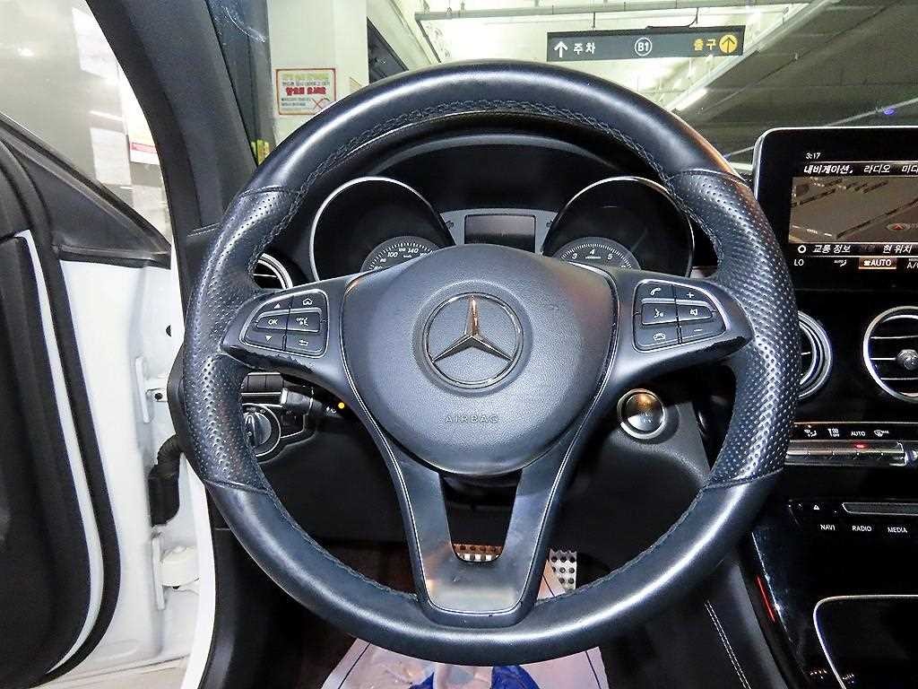 벤츠 GLC 클래스 GLC클래스 X253 GLC 300 4MATIC AMG LINE 이미지 8