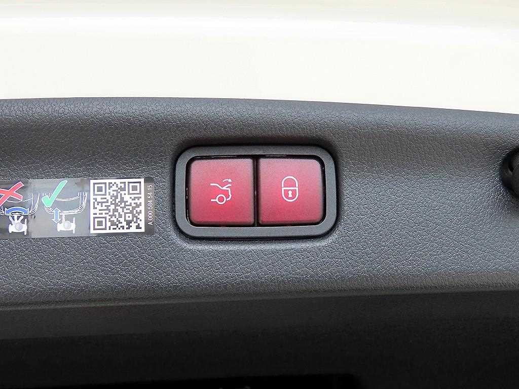 벤츠 C 클래스 C클래스 W206 C200 아방가르드 이미지 17