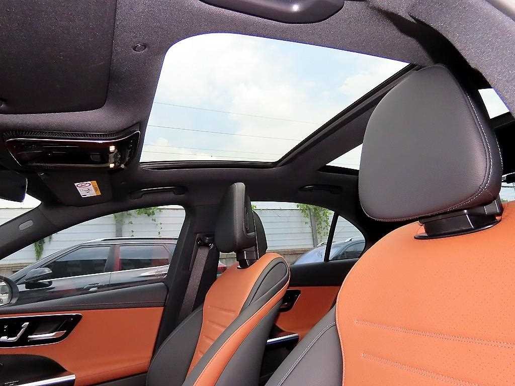 벤츠 C 클래스 C클래스 W206 C200 아방가르드 이미지 18