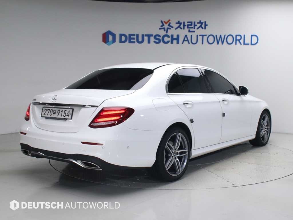 벤츠 E 클래스 E-클래스 W213 E300 AMG LINE 이미지 2