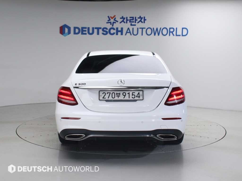벤츠 E 클래스 E-클래스 W213 E300 AMG LINE 이미지 4