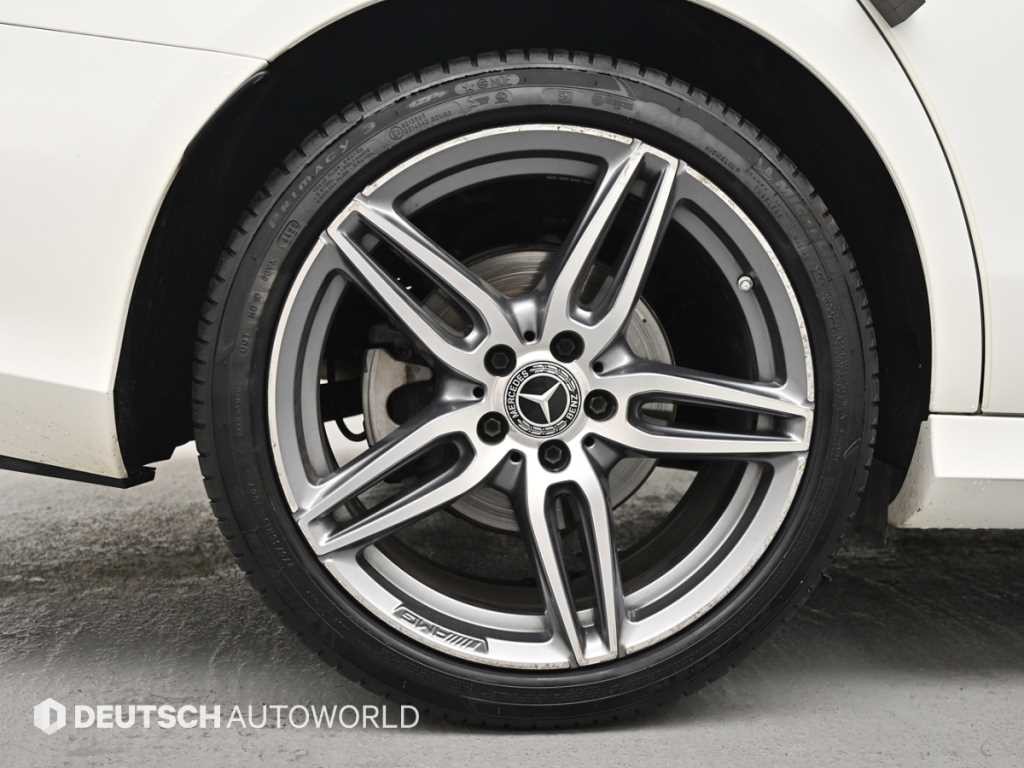 벤츠 E 클래스 E-클래스 W213 E300 AMG LINE 이미지 5