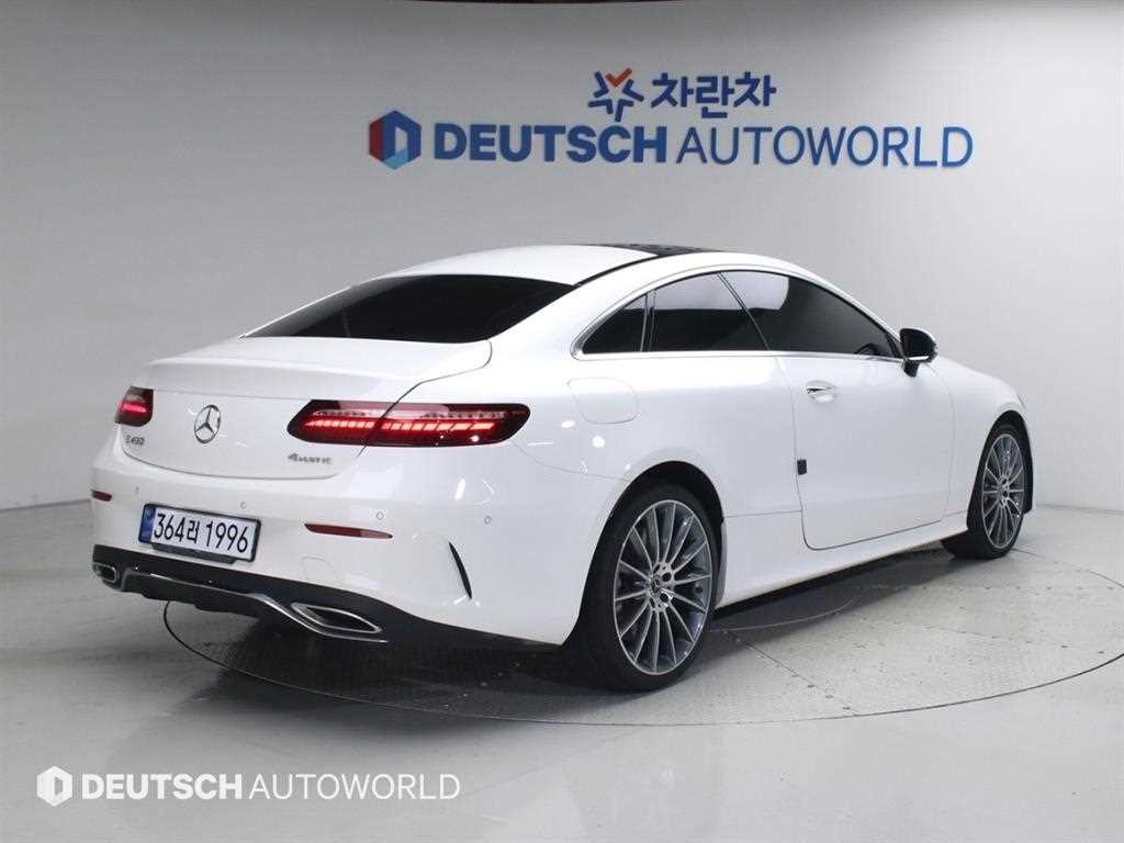 벤츠 E 클래스 E-클래스 W213 E450 4MATIC 쿠페 이미지 3