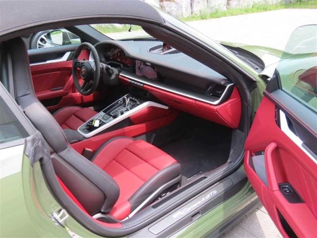 포르쉐 911 911(992) 카레라 4 GTS 카브리올레 이미지 17