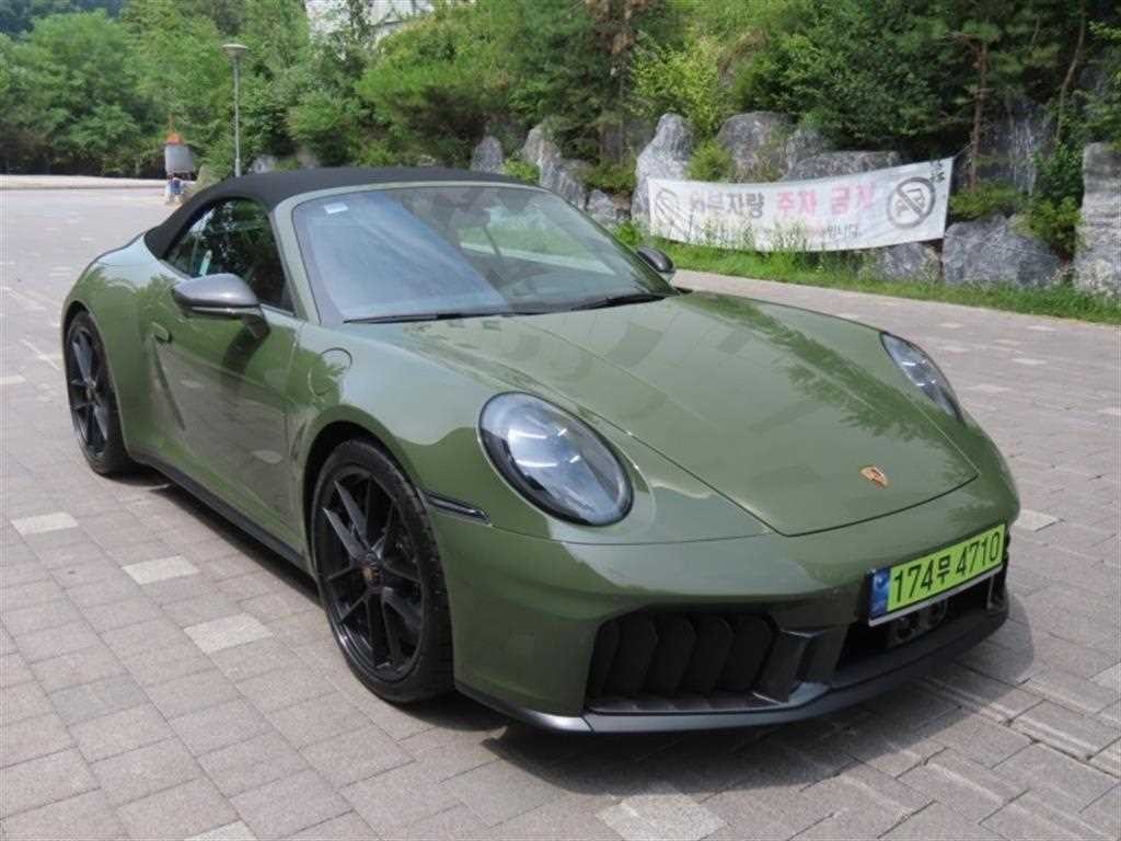 포르쉐 911 911(992) 카레라 4 GTS 카브리올레 이미지 2
