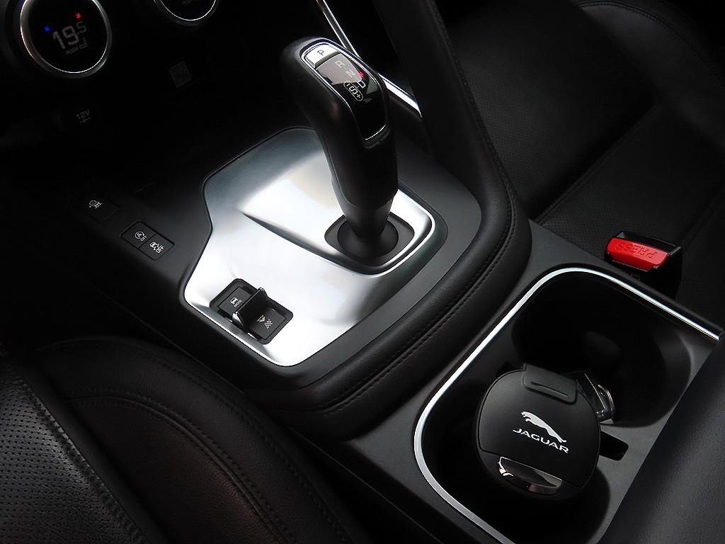 재규어 E-PACE P250 S 이미지 10