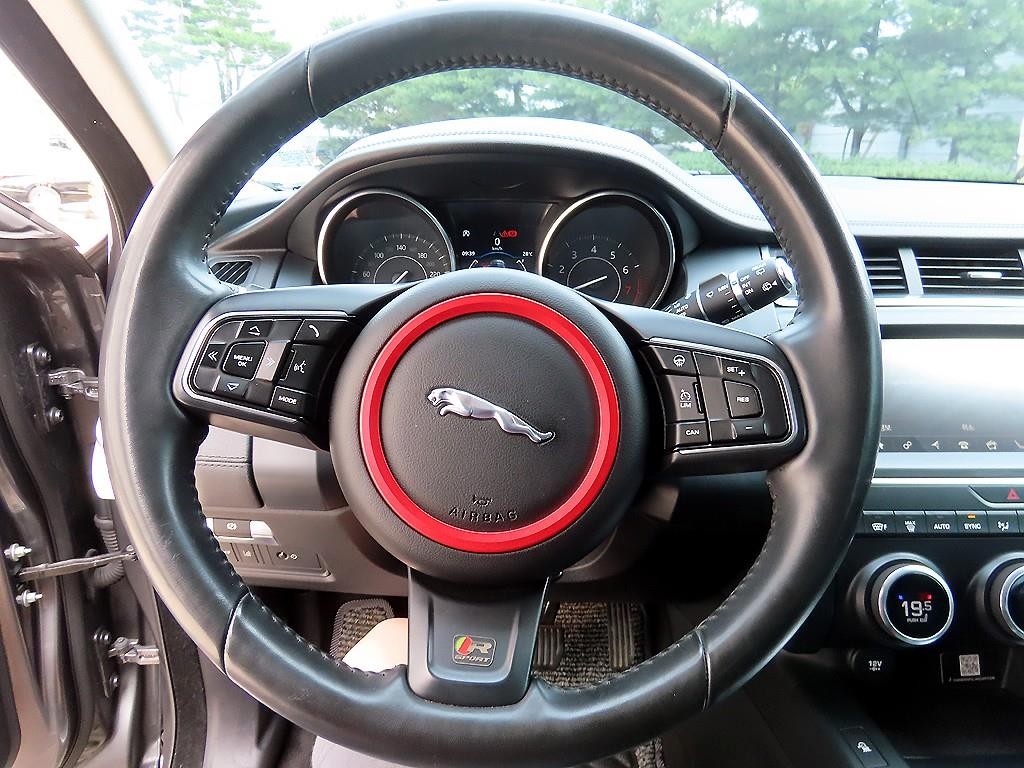 재규어 E-PACE P250 S 이미지 8