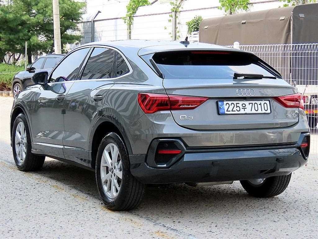 아우디 Q3 Q3 (F3) 35 TDI 스포트백 이미지 3