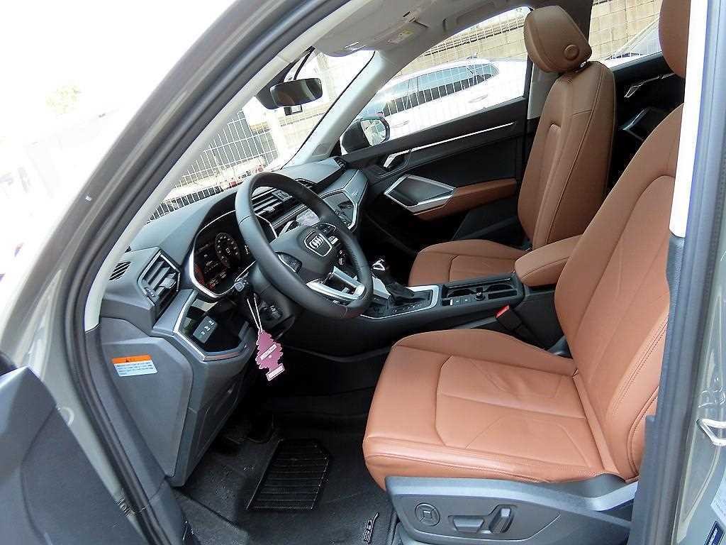 아우디 Q3 Q3 (F3) 35 TDI 스포트백 이미지 5