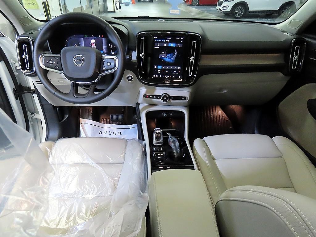 볼보 XC40 B4 AWD 얼티메이트 브라이트 이미지 10