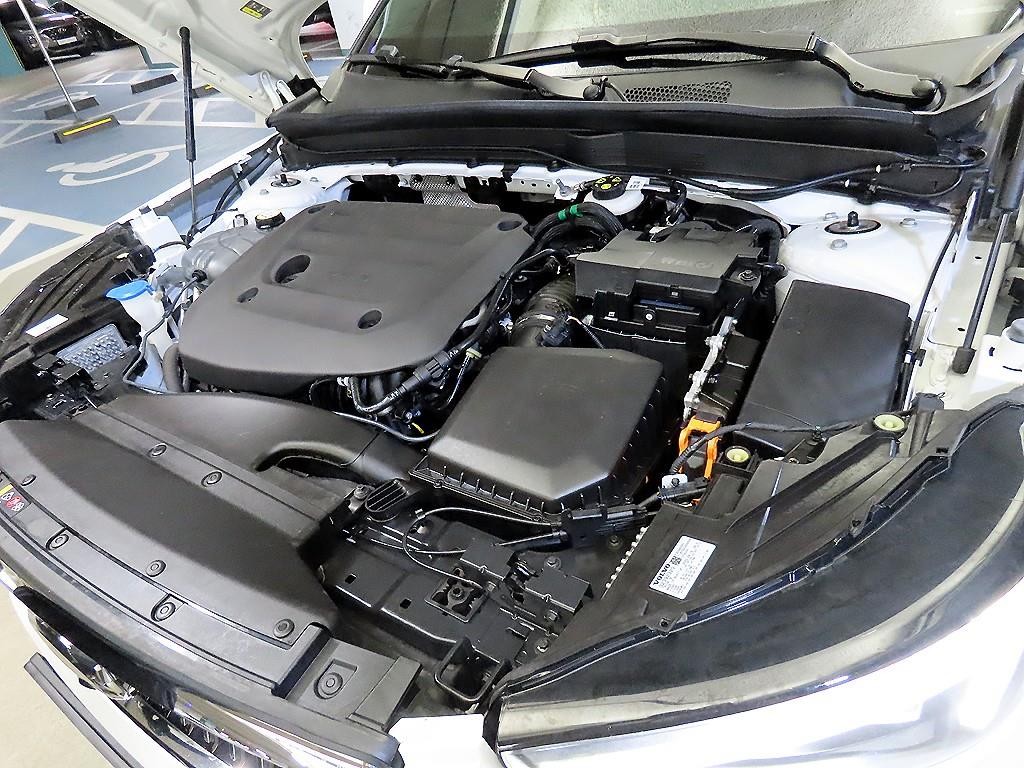 볼보 XC40 B4 AWD 얼티메이트 브라이트 이미지 19