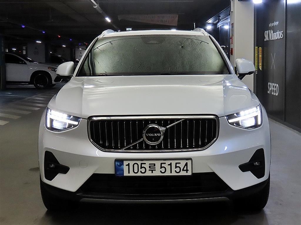 볼보 XC40 B4 AWD 얼티메이트 브라이트 이미지 2