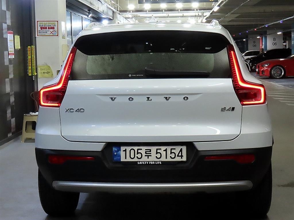 볼보 XC40 B4 AWD 얼티메이트 브라이트 이미지 5