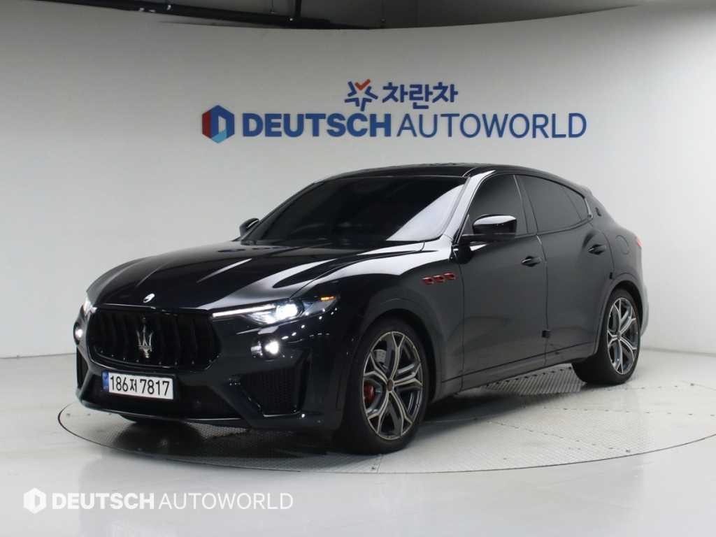 마세라티 르반떼 3.8 GTS AWD 이미지 1