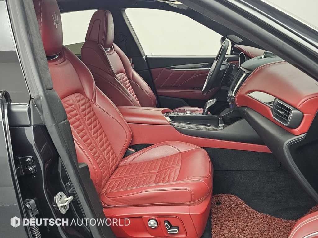 마세라티 르반떼 3.8 GTS AWD 이미지 10