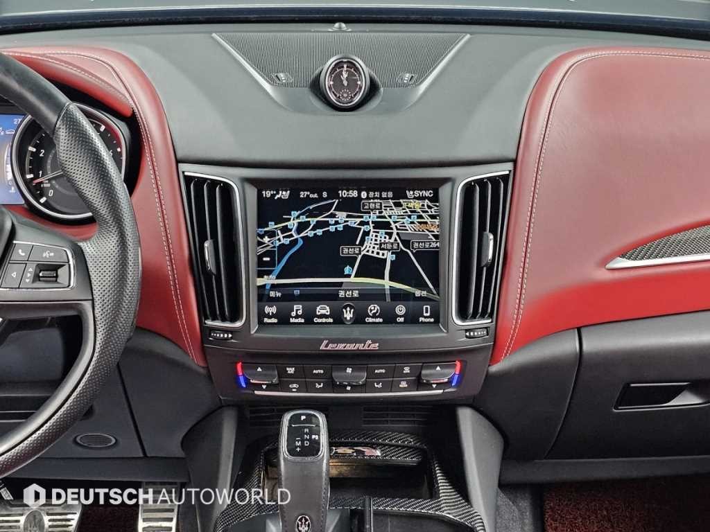 마세라티 르반떼 3.8 GTS AWD 이미지 14