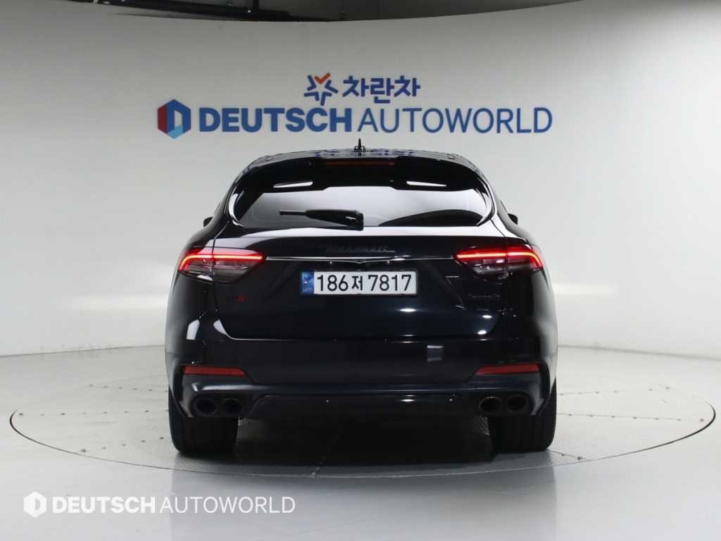 마세라티 르반떼 3.8 GTS AWD 이미지 4
