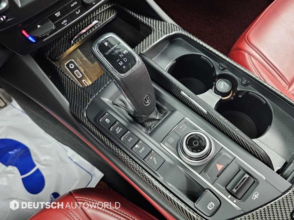 마세라티 르반떼 3.8 GTS AWD 이미지 9