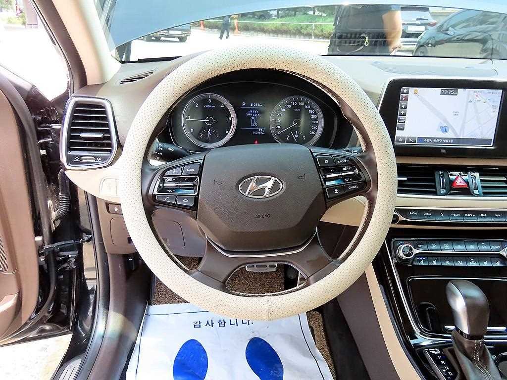 현대 그랜저 그랜저 IG 2.2 VGT 프리미엄 스페셜 이미지 8