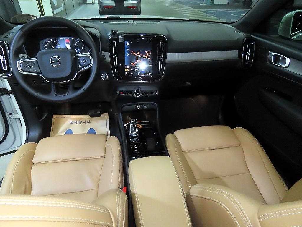 볼보 XC40 B4 AWD 인스크립션 이미지 10