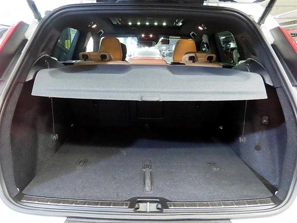 볼보 XC40 B4 AWD 인스크립션 이미지 17