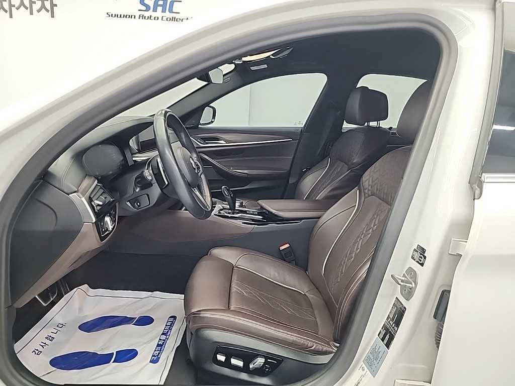 BMW 5시리즈 5시리즈 (G30) 530i M 스포츠 플러스 이미지 11