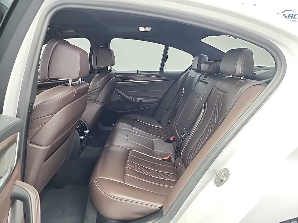 BMW 5시리즈 5시리즈 (G30) 530i M 스포츠 플러스 이미지 12