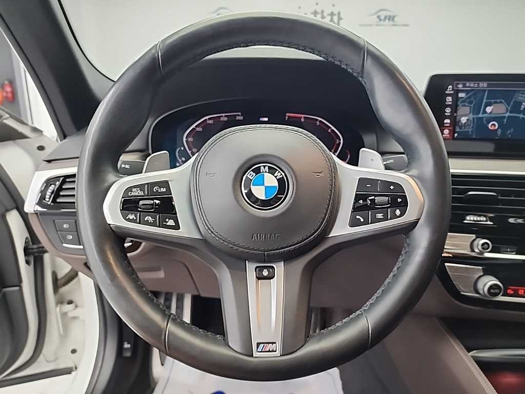 BMW 5시리즈 5시리즈 (G30) 530i M 스포츠 플러스 이미지 9