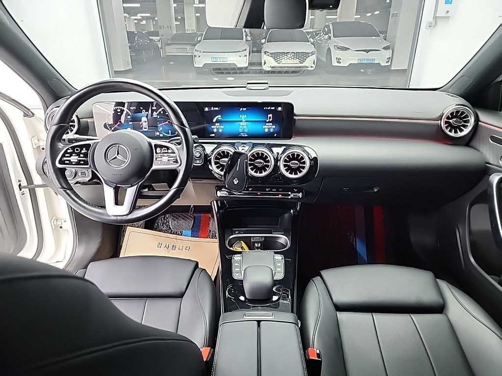 벤츠 A 클래스 A클래스 W177 A220 세단 이미지 7