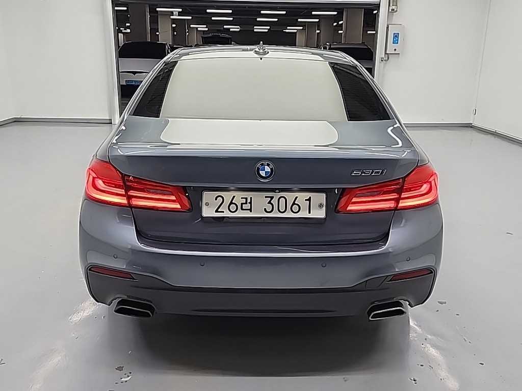 BMW 5시리즈 5시리즈 (G30) 530i M 스포츠 플러스 이미지 3
