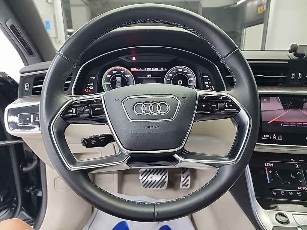 아우디 A7 A7 (4K) 55 TFSI e 콰트로 프리미엄 이미지 10