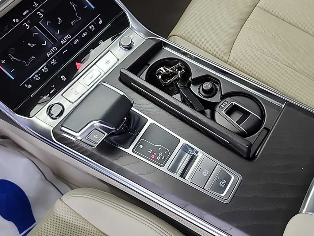 아우디 A7 A7 (4K) 55 TFSI e 콰트로 프리미엄 이미지 9