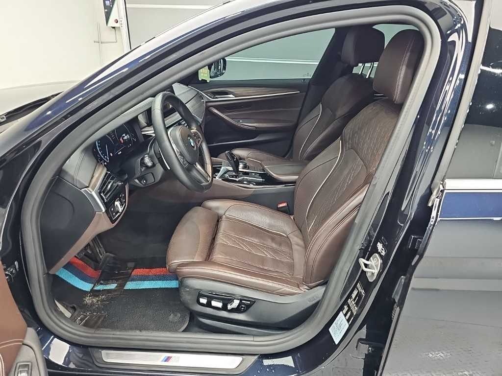 BMW 5시리즈 5시리즈 (G30) 520d M 스포츠 플러스 이미지 11