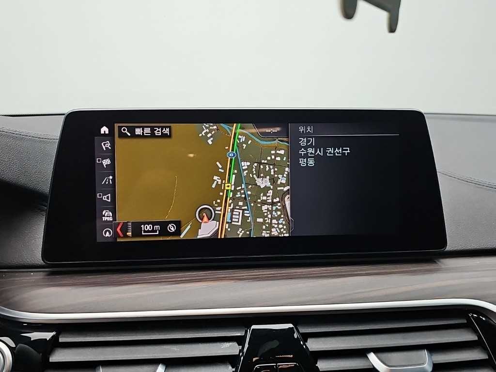 BMW 5시리즈 5시리즈 (G30) 520d M 스포츠 플러스 이미지 16