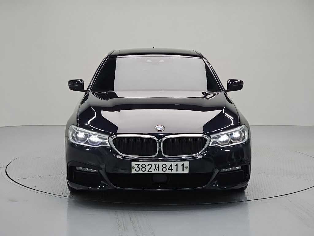 BMW 5시리즈 5시리즈 (G30) 520d M 스포츠 플러스 이미지 2