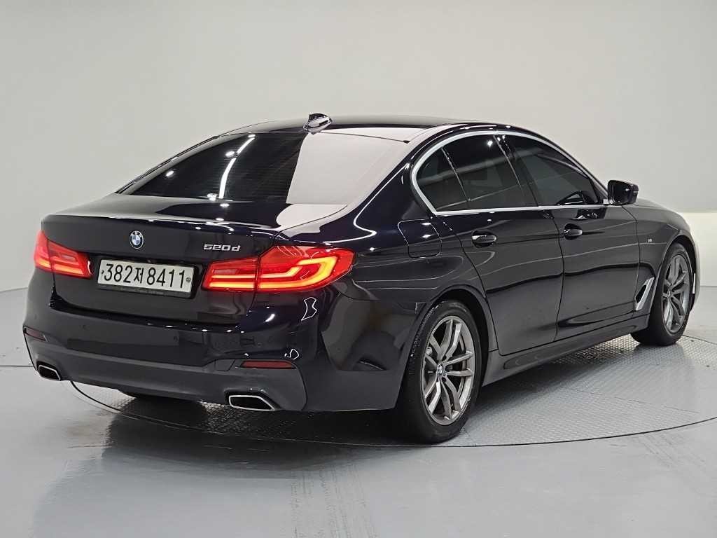 BMW 5시리즈 5시리즈 (G30) 520d M 스포츠 플러스 이미지 4