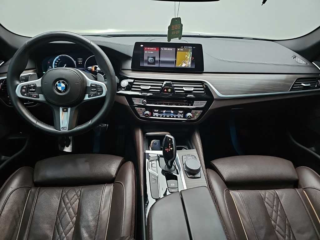 BMW 5시리즈 5시리즈 (G30) 520d M 스포츠 플러스 이미지 7