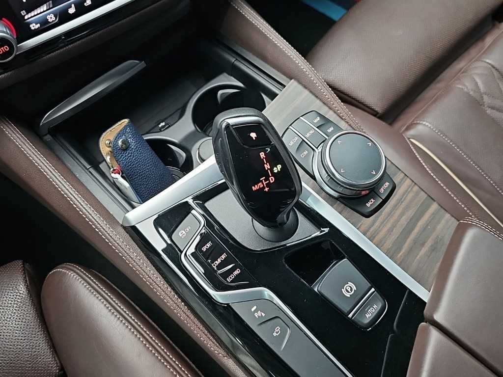 BMW 5시리즈 5시리즈 (G30) 520d M 스포츠 플러스 이미지 8