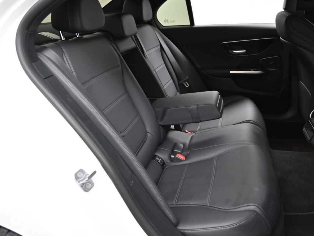벤츠 C 클래스 C클래스 W206 C300 4MATIC 아방가르드 이미지 12