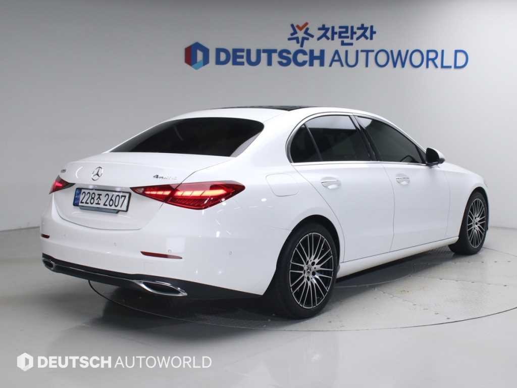벤츠 C 클래스 C클래스 W206 C300 4MATIC 아방가르드 이미지 3
