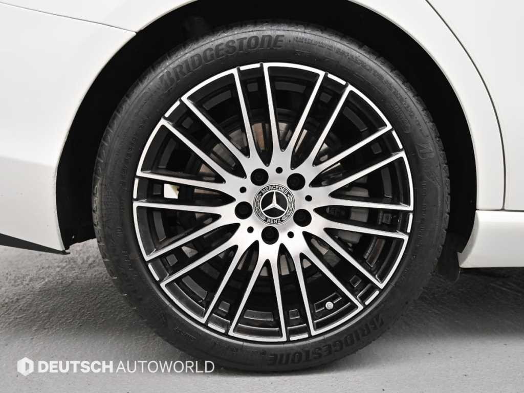 벤츠 C 클래스 C클래스 W206 C300 4MATIC 아방가르드 이미지 5